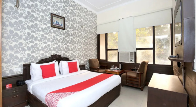Двухместный номер Standard с балконом Hotel City Paradise