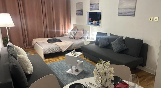 Private Family Flat Near Paddington and Royal Oak, Забронировать Отель Отели Лондона 3 звезды, рядом с Мейда Вейл, 3*
