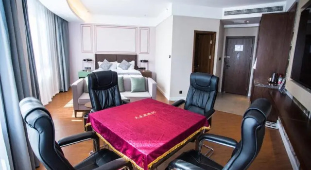 GEM Hotel Luoyang Longmen High Speed Railway Station Univerisity Town, Rezervovat Hotel Longmen Henan