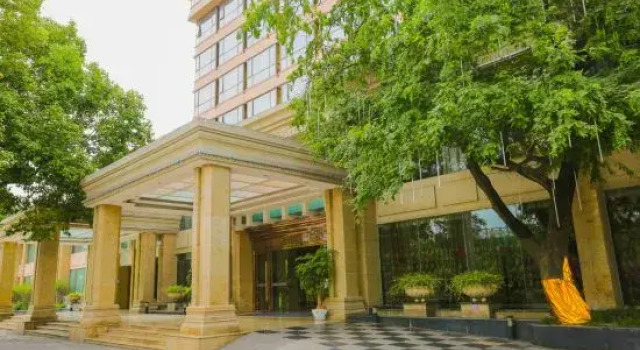 Jiangyou International Grand Hotel, Book Hotel Hoteller i Jiangyou med parkering, Parkering