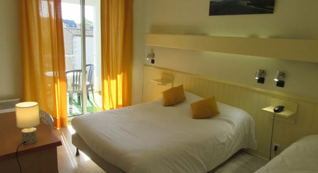 P'tit Dej Hôtel de France, Rezerwuj Hotel Hotele w Charente-Maritime z parkingiem, Parking