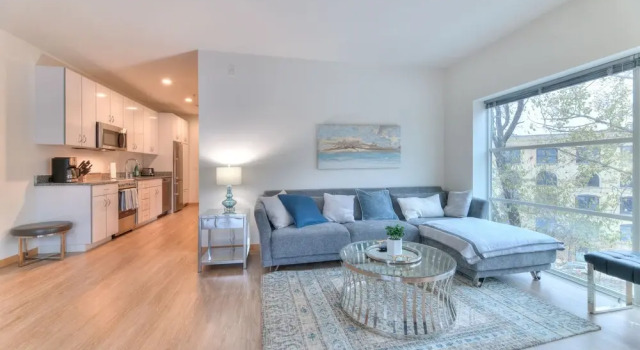 Milwaukee River Suites by Barsala
