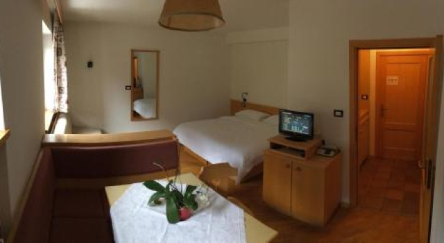 Bed & Breakfast Garnì Tobià, Забронировать Отель Кампителло-ди-Фасса Долина Валь-ди-Фасса, рядом с Горнолыжный курорт Кампителло-ди-Фасса