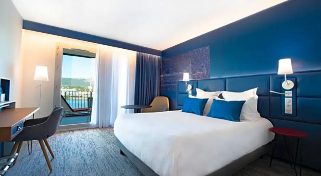 Номер Privilege Hôtel Mercure Toulon La Seyne-Sur-Mer