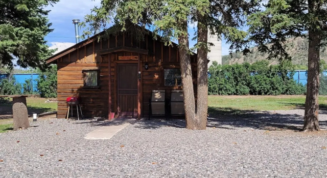 Номер Standard Chinook Cabins & RV Park