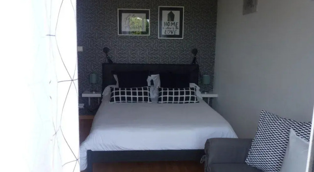 Chambres d'hotes Beauregard, Rezerwuj Hotel Hotele w Neuvicq z parkingiem, Parking