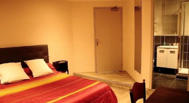 Одноместный номер Standard Hotel Pourcheresse