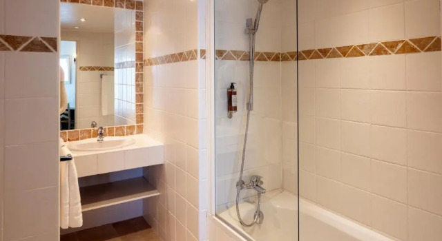 Трёхместный номер Standard Hôtel Le Mozart