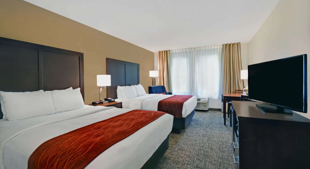 Четырёхместный номер Standard Comfort Inn & Suites Wilton