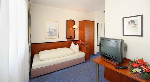 Grasbrunner Hof, Prenota Hotel Grasbrunn 