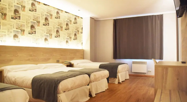 Трёхместный номер Standard Hospedium Hotel La Marina Costa da Morte