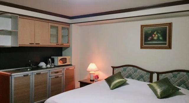 Номер Deluxe с балконом Interchange Tower Serviced Apartment - SHA Extra Plus