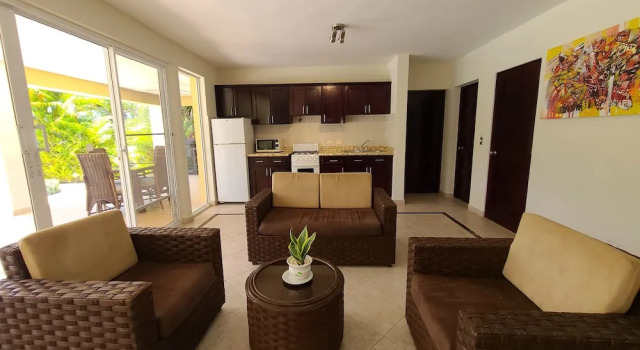 Villa Hermosa a Spacious Villa Close to Downtown