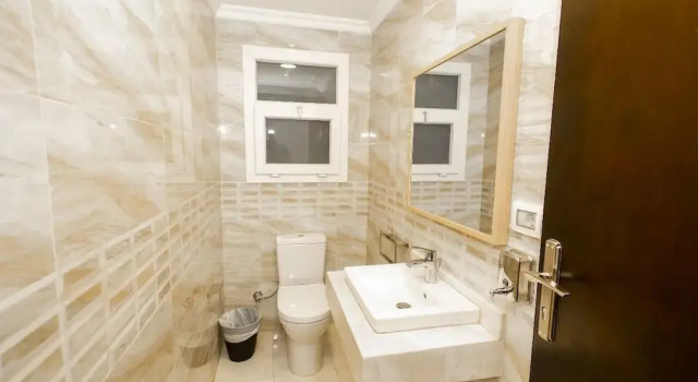 Luxury apartament 4 camere cu balcon și cu vedere la piscină The Expert