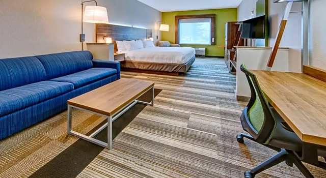 Люкс Holiday Inn Express Hotel and Suites Corsicana I-45 by IHG