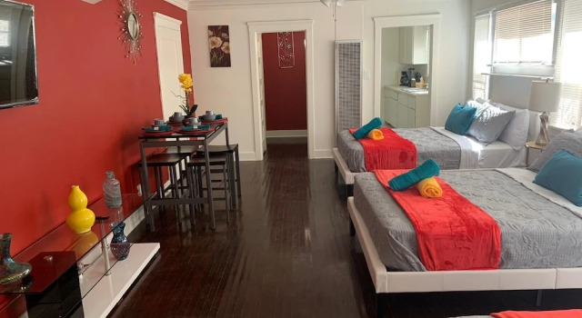 Hollywood Comfortable Stay