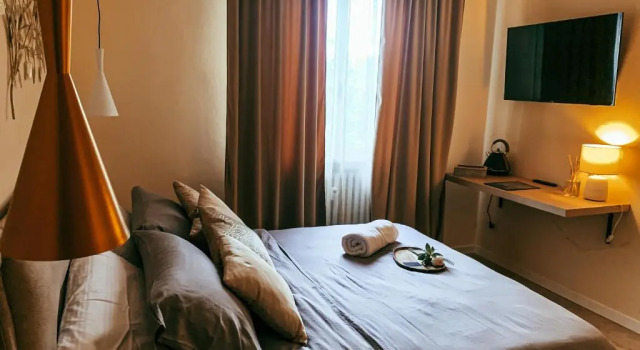 B&B SALUS CIVICO 23, Забронировать Отель «постель и завтрак» Реджио-нелл-Эмилиа Эмилия-Романья, рядом с Кафедральный собор Реджо-Эмилия