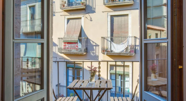 Flateli Apartamento Cort Reial 3, Varaa Huoneisto Asunnot kohteessa Gironès, Huoneisto