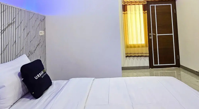 Urbanview MJ Hotel Syariah Cirebon by RedDoorz, Rezervasyon Otel North Cirebon West Java