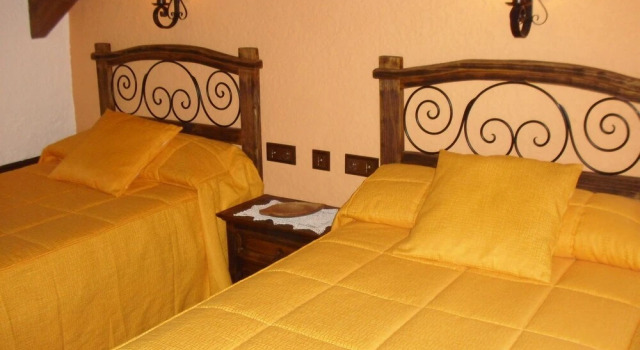 Casa Rural Perico, Book Hotel Hotels in Aragon with Parking, Parking
