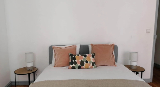 Апартаменты Stunning Apartment With Yard in Alfama