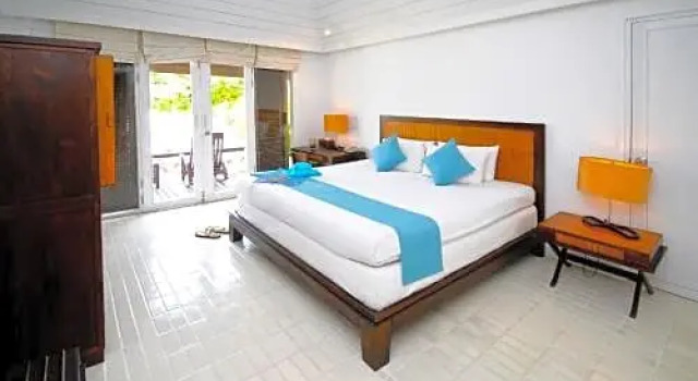 Коттедж Iyara Beach Hotel And Plaza