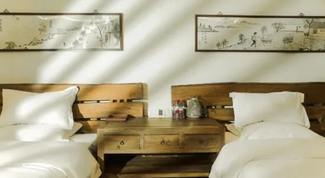 Кровать в общем номере Deshe Gushan Home Light Luxury Private Tang Inn (Miaofengshan)