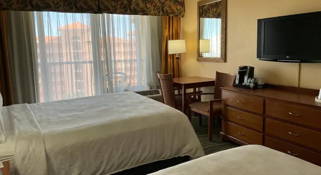 Четырёхместный номер Standard с видом на город Holiday Inn & Suites Clearwater Beach by IHG