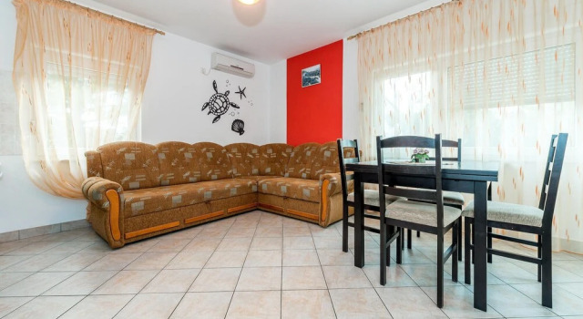 Stunning Apartment in Vodice With Wifi and 1 Bedrooms, Забронировать Апартаменты/квартира Отели в центре Водице, в центре