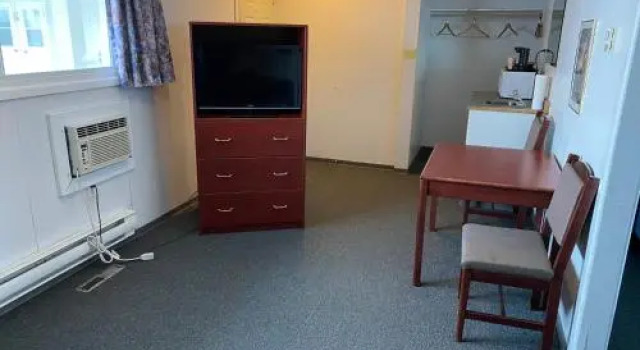 Hitching Post Motel, Prenota Motel Hotel a Saskatchewan con parcheggio, Parcheggio