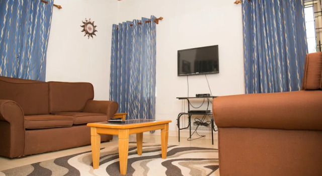 Traveller's Palm Court, Varaa Lomakoti Mökit kohteessa Greater Accra, Mökki