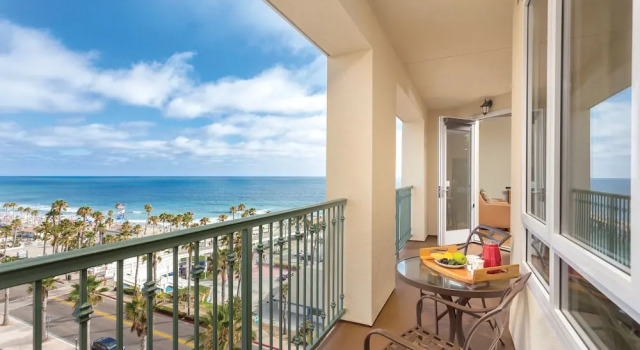 Люкс Club Wyndham Oceanside Pier Resort