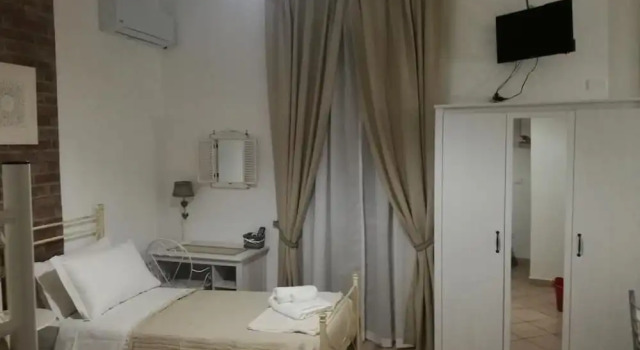La Mansarda B&B, Забронировать Отель «постель и завтрак» Отели в центре Чинизи с завтраком, отели в центре Чинизи с завтраком