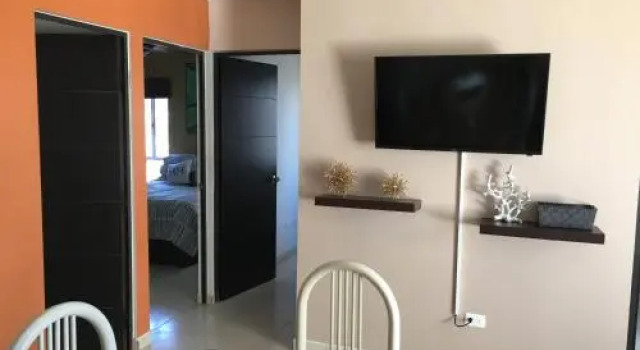 Fantastic & Cozy #3: Condo Close To the Beach