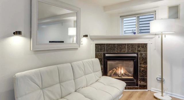 Walkable Green Lake Studio w/ Fireplace, Забронировать Апартаменты/квартира Сиэтл штат Вашингтон