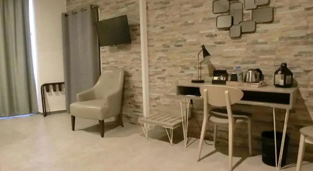 Четырёхместный номер Standard Hotel Sur Le Quai