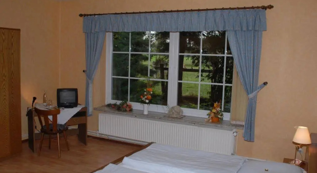 Hotel Heinrichs Gästehof, Забронировать Отель Людерсфельд Schaumburg Land