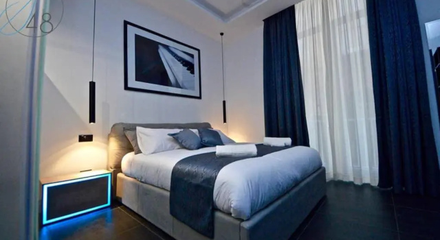Suite Quarantotto Luxury House, Забронировать Гостевой дом Пьяцца-дель-Плебишито Неаполь, рядом с Церковь и монастырь Сан-Лоренцо-Маджоре