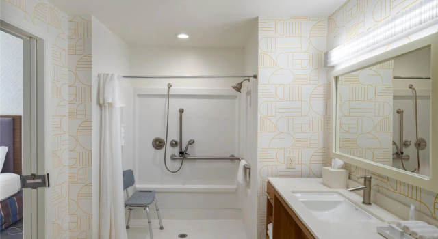 Четырёхместный люкс c 1 комнатой Home2 Suites By Hilton Opelika Auburn