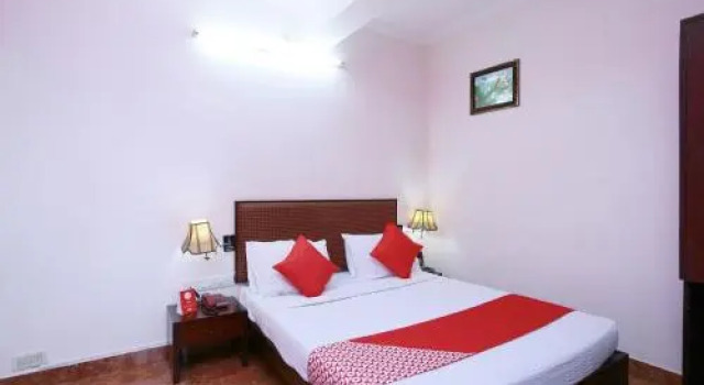 OYO 16726 Ammu Regency, Varaa Hotelli Thrissur New Delhi