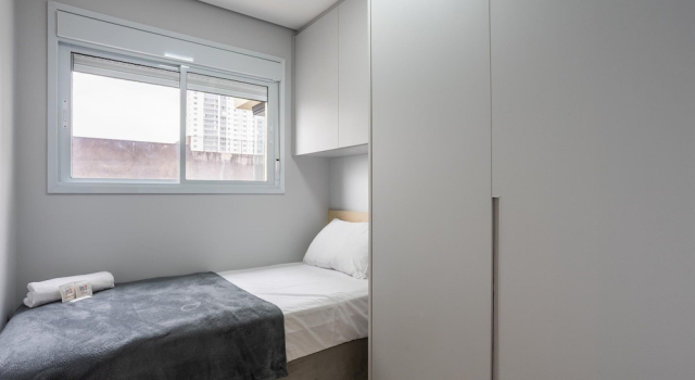Apt in a Build. w/ a Rooftop Pool, Just 350m From the Metro - Ipis
