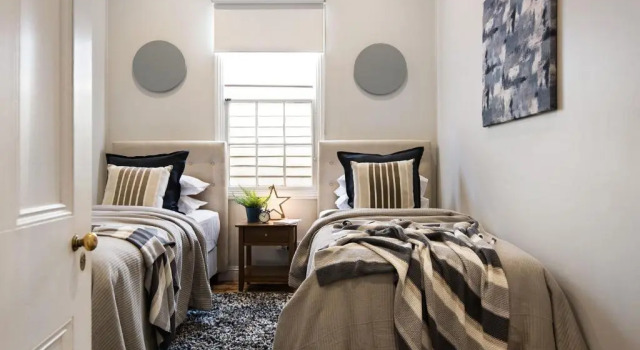 Albert Cottage - charming miners cottage in town, Book Vacation Home Daylesford 