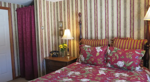 Inn at Ellis River, Rezerwuj Bed and Breakfast Hotele w Jackson z parkingiem, w pobliżu Farma Nestlenook, Parking