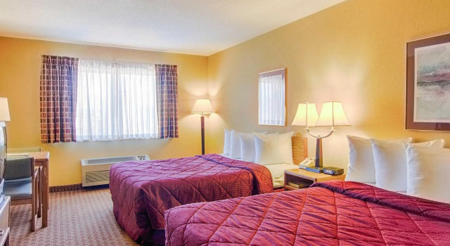 Четырёхместный номер Standard Comfort Inn & Suites Wisconsin Dells