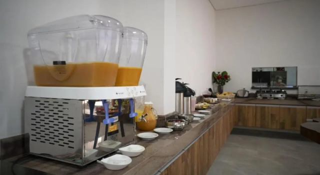 Villa Vaz Hotel, Забронировать Отель Рондонополис 