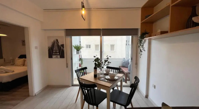 Rustic 1-BR Apt in Mackenzie-Larnaca, Book Hotel Larnaka Larnaca Region