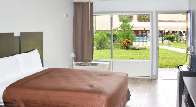 Двухместный номер Standard Rodeway Inn Sun City Center