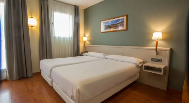 Трёхместный номер Standard Hotel Alaquas