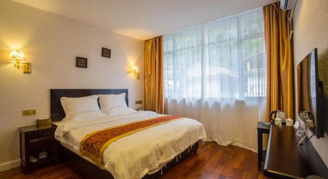 Yangshuo Sihai Hotel, Забронировать Отель Отели Яншо 3 звезды, рядом с Парк Яншо, 3*