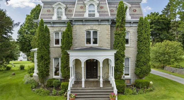 Limestone Mansion, Buchen Sie Bed & Breakfast Cherry Valley 